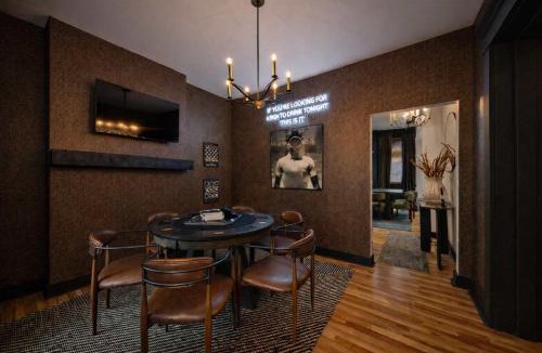 Near East Columbus House | Sauna - GameRoom - Lux Design - 5 Beds - Sleeps 10