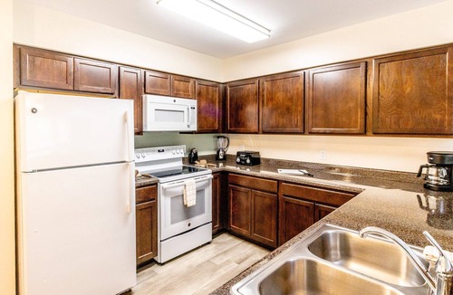 Chalet Village Condo | Scenic 2-Bedroom Suite near Smoky Mountains