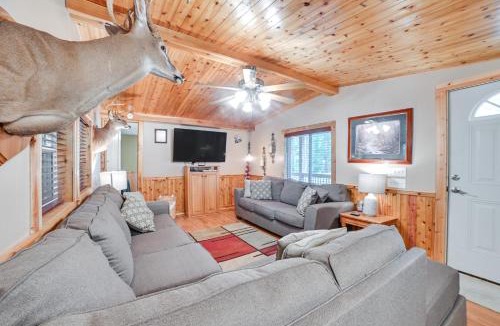 Dover House | Scenic views and convenient Kentucky Lake access