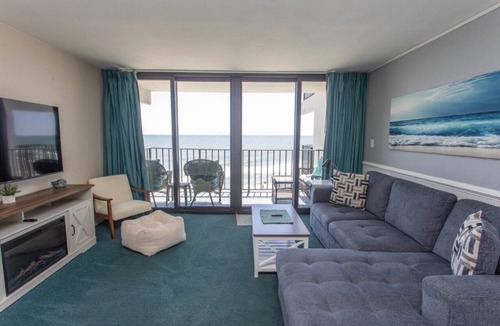Garden City Condo | SEA WORTHY 2 BEDROOM OCEAN FRONT CONDO