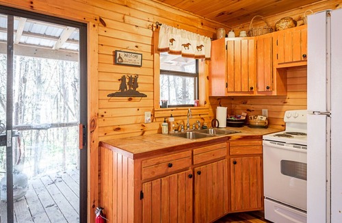 White Bluff Cabin | Secluded Cabin Outside of Nashville - The Lodge at Oak Haven Farm