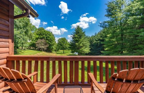 Ennice House | Secluded Getaway- 10 Mins to Blue Ridge Parkway, Sleeps 8, Hot Tub, Fire Pit