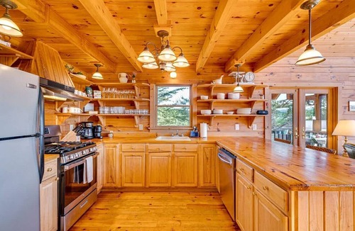 Old Fields Cabin | Secluded Luxury Cabin with Hot Tub on 40 Private Acres Near Moorefield, West Virginia