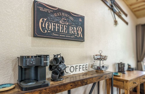 Unaka Cabin | Secluded Mountain Cabin with Hot Tub & Fire pit on 4 acres