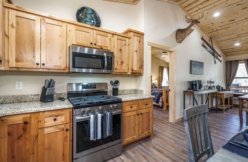 Unaka Cabin | Secluded Mountain Cabin with Hot Tub & Fire pit on 4 acres