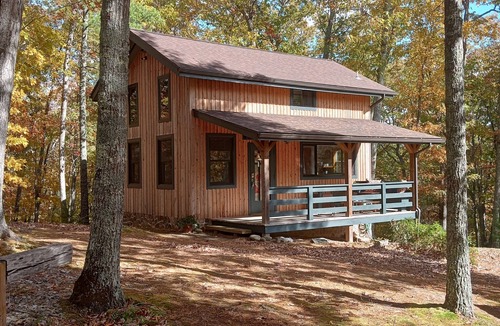 Wytheville Cottage | Secluded ridge top wilderness retreat with fast wifi and all the comforts