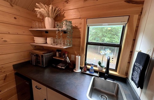 Vesta Cabin | Secluded Studio Cabin with Fenced Retreat Near Blue Ridge Parkway | Meadows of Dan, Virginia