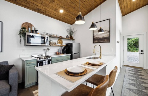 Sevier County Cabin | Secluded Tiny House Retreat with Hot Tub Near Knoxville