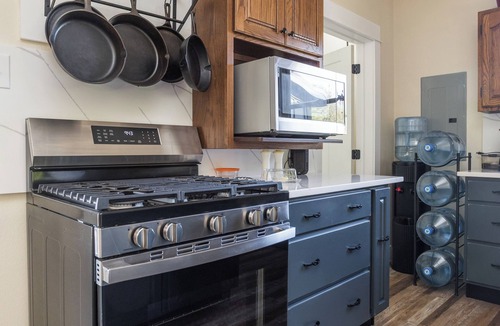 Shoals Cabin | Serene Cabin, Sleeps 12, Hot Tub, Fire Pit, near French Lick