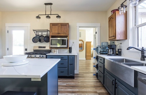 Shoals Cabin | Serene Cabin, Sleeps 12, Hot Tub, Fire Pit, near French Lick