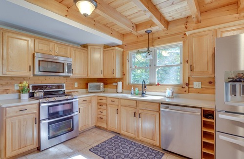 Bostic Cabin | Serene Cabin w/Deck & Fire Pit in Blue Ridge Mtns
