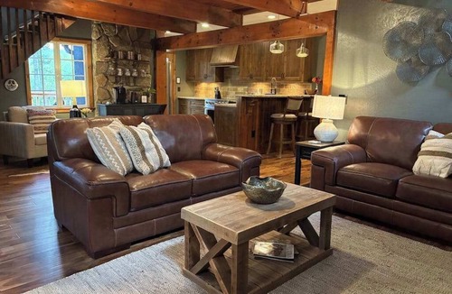 Highlands House | Serene Highlands retreat with modern comforts, sauna and charm