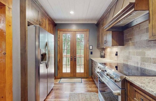 Highlands House | Serene Highlands retreat with modern comforts, sauna and charm