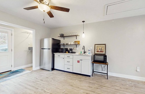 Caryville Cabin | Serene Lake Home, Sleep 7, Grill, Games, Dog Friendly