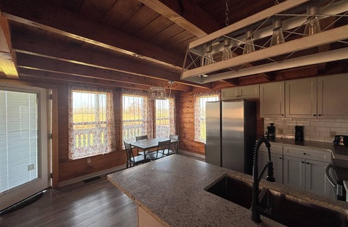 Wilder Cabin | Serene peaceful 2-bedroom cabin in charming Clarkrange/Jamestown