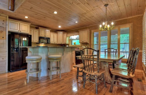 Epworth Cabin | Serenity Acres | Pet Friendly | Hot Tub | Fire Pit |