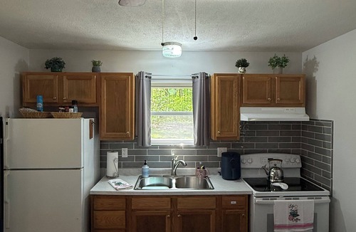 West Union House | “Serenity Now” cozy 2BR country retreat in the heart of Amish Country and hiking