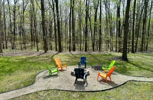 West Union House | “Serenity Now” cozy 2BR country retreat in the heart of Amish Country and hiking