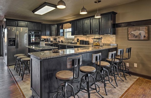 Pigeon Forge Villa | Sevierville 12 - Seven Bedroom Villa, Sleeps 26