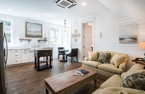 Old Village Apartment | Shem Creek Luxury Studio - Minutes to Charleston and Beaches