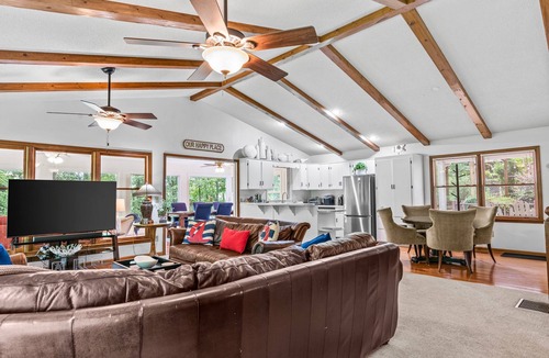 Toccoa House | Shorewood Shores with Dock!