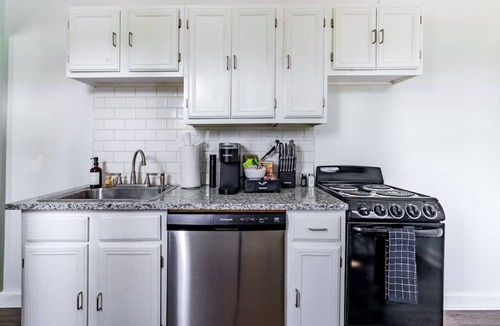 Victorian Village Apartment | Short North/Downtown | Near High St | Walk to Convention Center | 5,800+ Reviews