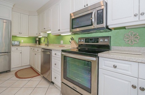 Beach Lagoon Villa | Single Story 3BR Townhome, 2 Minute Walk to Beach!