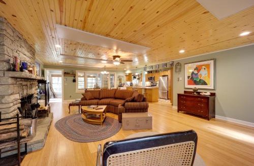 Newland House | Ski & Hike! Creekside Cabin 7 Mi to Linville Falls