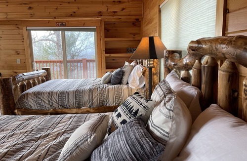 Townsend Cabin | Sky Haven: Luxury Sunrise Views & Peaceful Seclusion near Cades Cove
