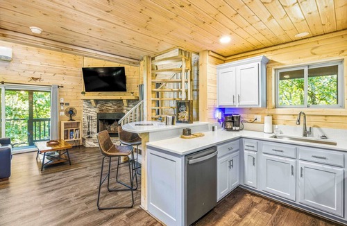 Cleveland Cabin | Sky's the Limit - 10% OFF or 4th Night Free - Ask for details!