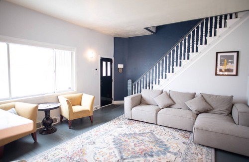 South Side Slopes House | Skyline Views & Adventure ★ Dogs 👍 ★ Professionally Cleaned ★ Close to all!