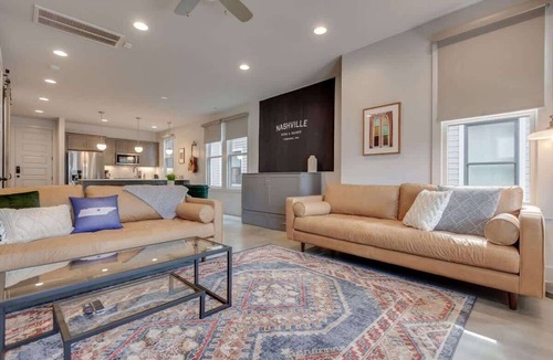 Greenwood House | Sleep 20 in 2 Side-by-Side East Nashville Homes | Smart TVs, Workspaces And Fast WiFi, 2 Garages And Full Kitchens, Walk to Mas Tacos, 10 Min To Broadway, 24 Hr Hospitality