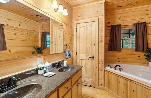 Pisgah Forest Cabin | Sleeps 12 - 5BR Mountain Cabin - Game Room - Near Brevard