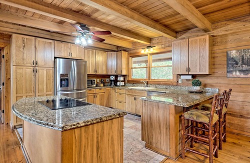 Sautee Nacoochee Cabin | Sleeps 28, 2 Cabins, 10BR/8BA, Hot Tub, Game Room, Firepit, King Beds, Helen, GA