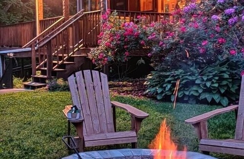 Sevierville Cabin | Sleeps 8- Private and Spacious 2200 sf cabin on 1.2 acres with large game room.