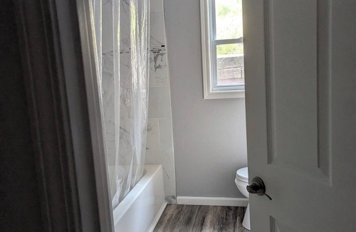 Jeannette House | Small room, full bathroom/kitchen, great for business travelers or relocations.