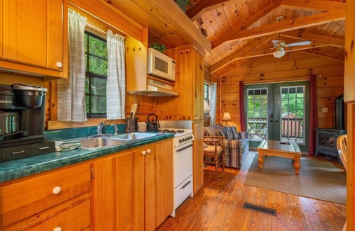 Candler Cabin | Smoky Mountains Cabin | Engadine Inn & Cabins