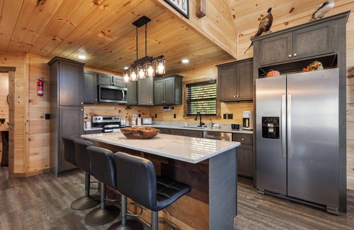 Sevierville Cabin | Smoky Mtn Cabin: Hot Tub, Game Room, Sleeps 8