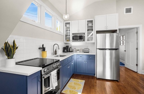 Historic Edgefield Apartment | Soak up the Calm in this East Nashville Guest House w/Private Parking
