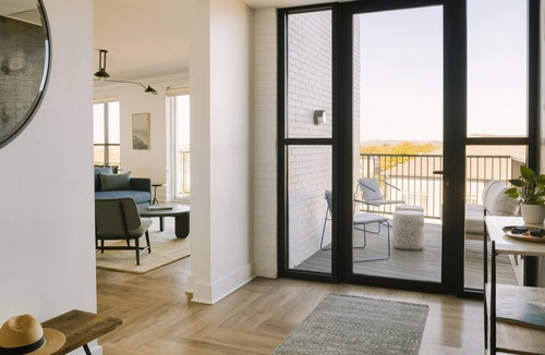 Historic Edgefield Apartment | Sonder The Lookout | Spacious Four-Bedroom Apartment w/Balcony