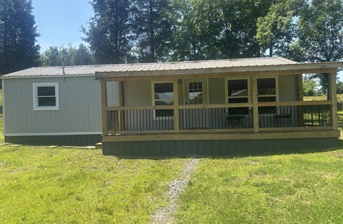 Rogersville Cottage | Soothing cottage with AC in charming Rogersville! All the comforts of home!