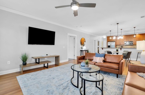 Old West Broad Neighborhood House | South Historic District 2BDR | The Juliette