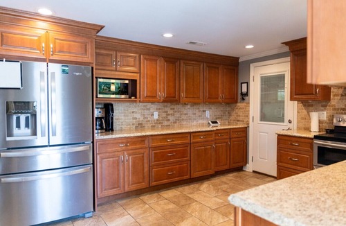 Knoxville House | South Knox Spot | Grill, Outdoor Pool & Lounge!