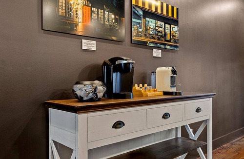 Chattanooga House | Southside Speakeasy Townhome, Rooftop Fire Pit