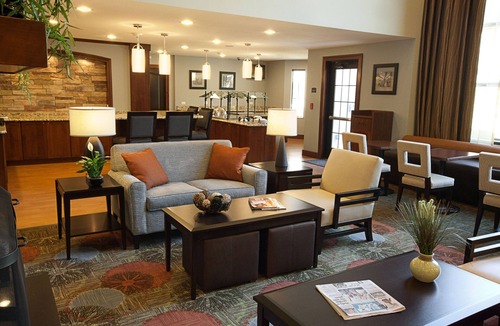 Johnson City Apartment | Spacious 2BR Suite w/Kitchen & Daily Breakfast