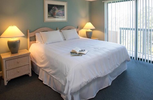 The Cottages Resort | Spacious 3-bedroom condo on Hilton Head Island short walk to beach AUG 15-22