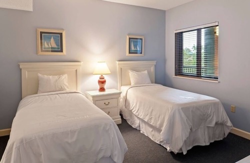 The Cottages Resort | Spacious 3-bedroom condo on Hilton Head Island short walk to beach AUG 15-22