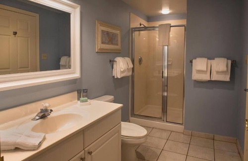The Cottages Resort | Spacious 3-bedroom condo on Hilton Head Island short walk to beach AUG 15-22