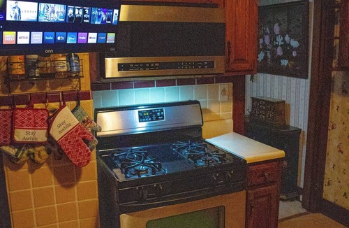 Dayton Bed & Breakfast | Spacious 3-bedroom house in peaceful Dayton with AC, close to downtown Dayton