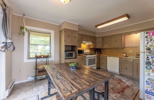 Edray House | Spacious 5-bedroom bungalow near Cupp Run w/beautiful western & sunset views